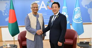 প্রধান উপদেষ্টার সঙ্গে সাক্ষাৎ করলেন এফএও মহাপরিচালক